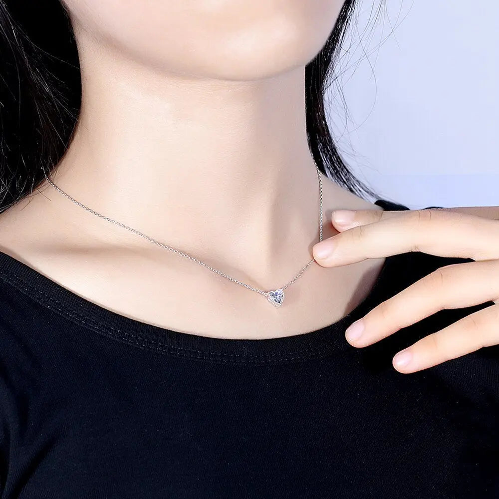 14k White Gold Heart Shaped Necklace Moissanite 1ct
