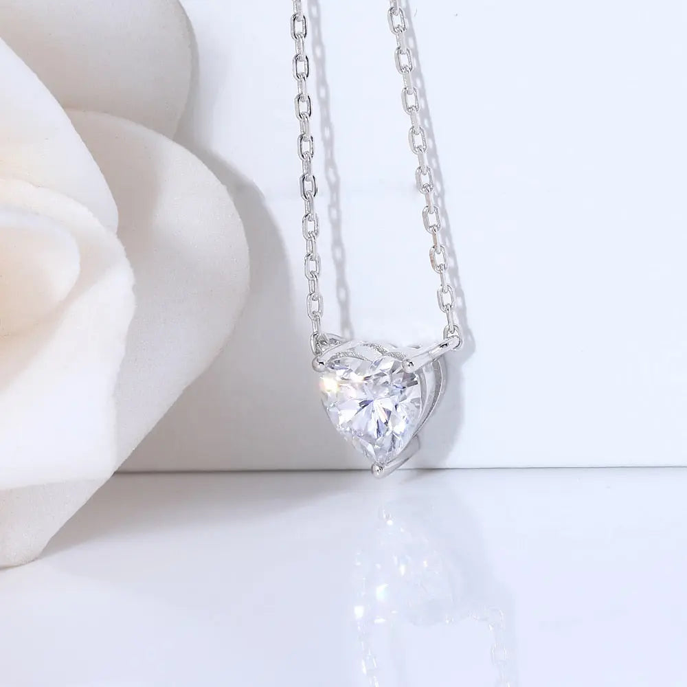 14k White Gold Heart Shaped Necklace Moissanite 1ct