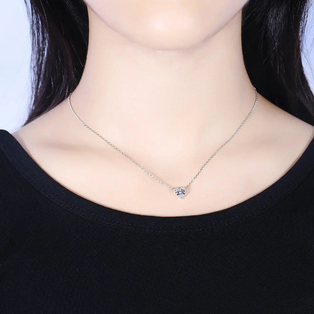 14k White Gold Heart Shaped Necklace Moissanite 1ct
