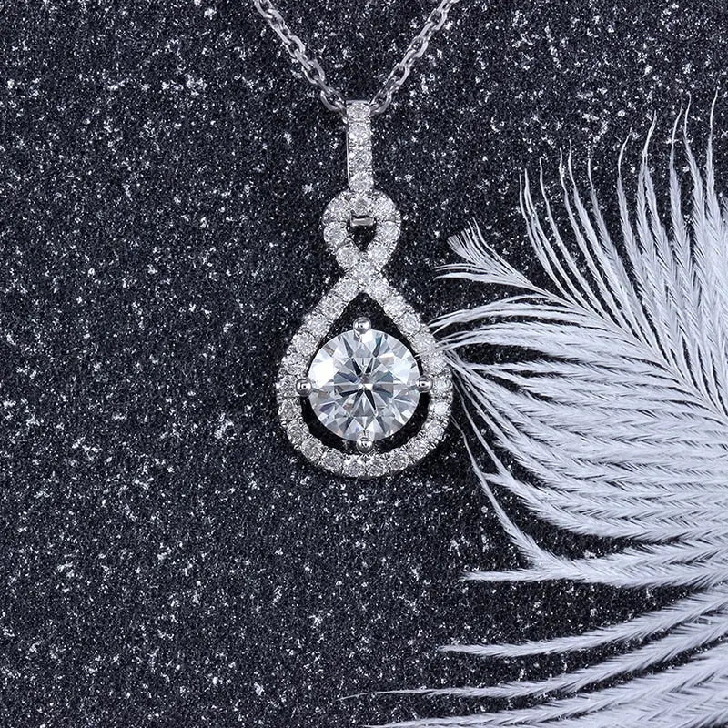 14k White Gold Pendant Necklace