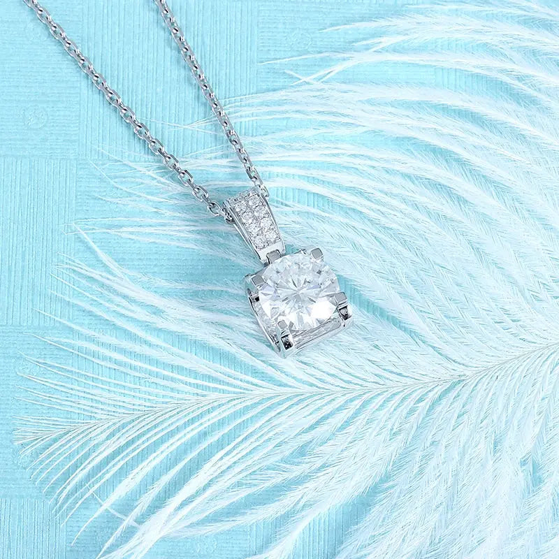 18k White Gold Necklace Chain / Pendant Moissanite 1.04ct Total