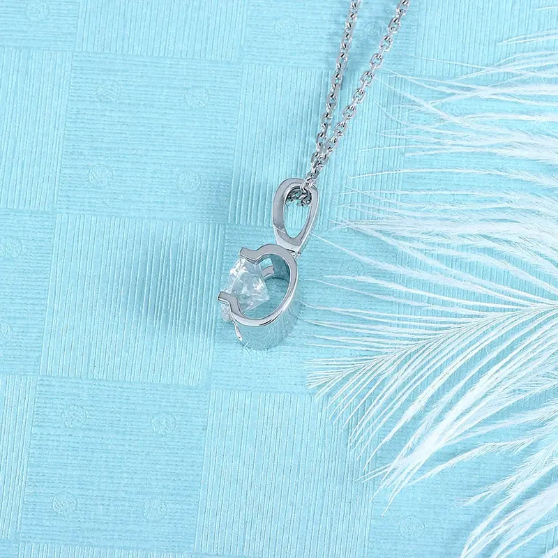 18k White Gold Necklace Chain / Pendant Moissanite 1.04ct Total
