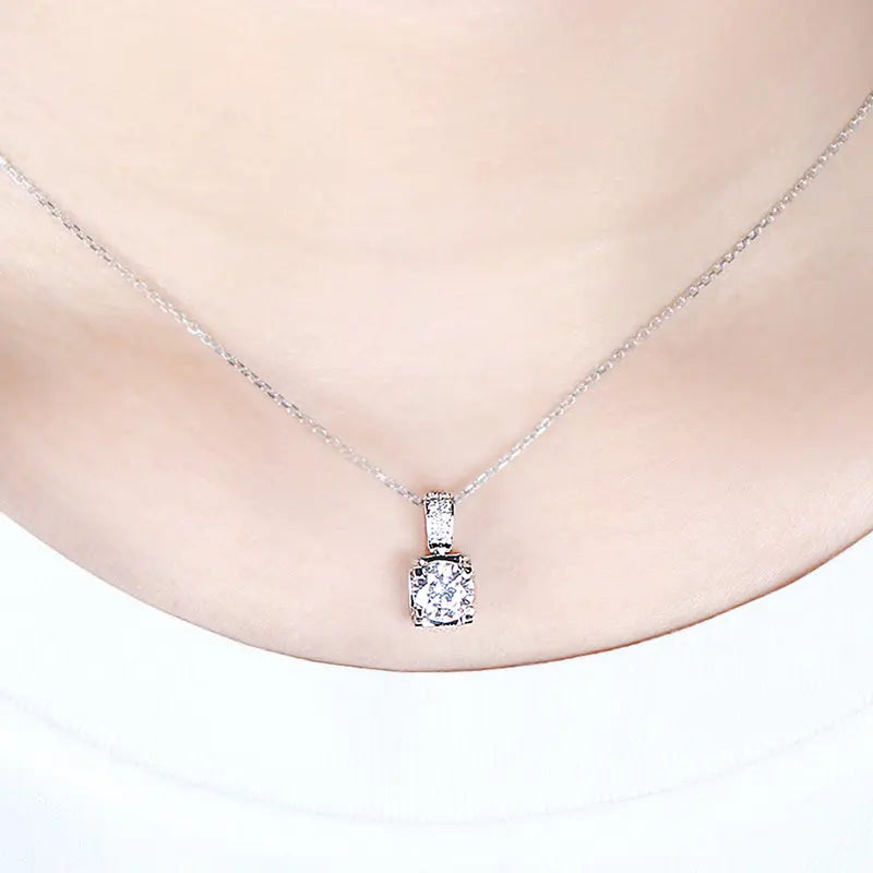 18k White Gold Necklace Chain / Pendant Moissanite 1.04ct Total